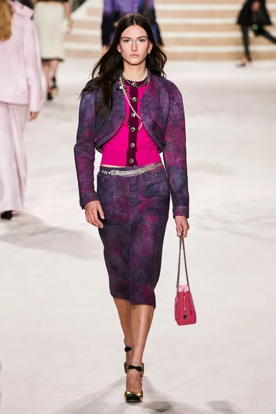 Look 22
